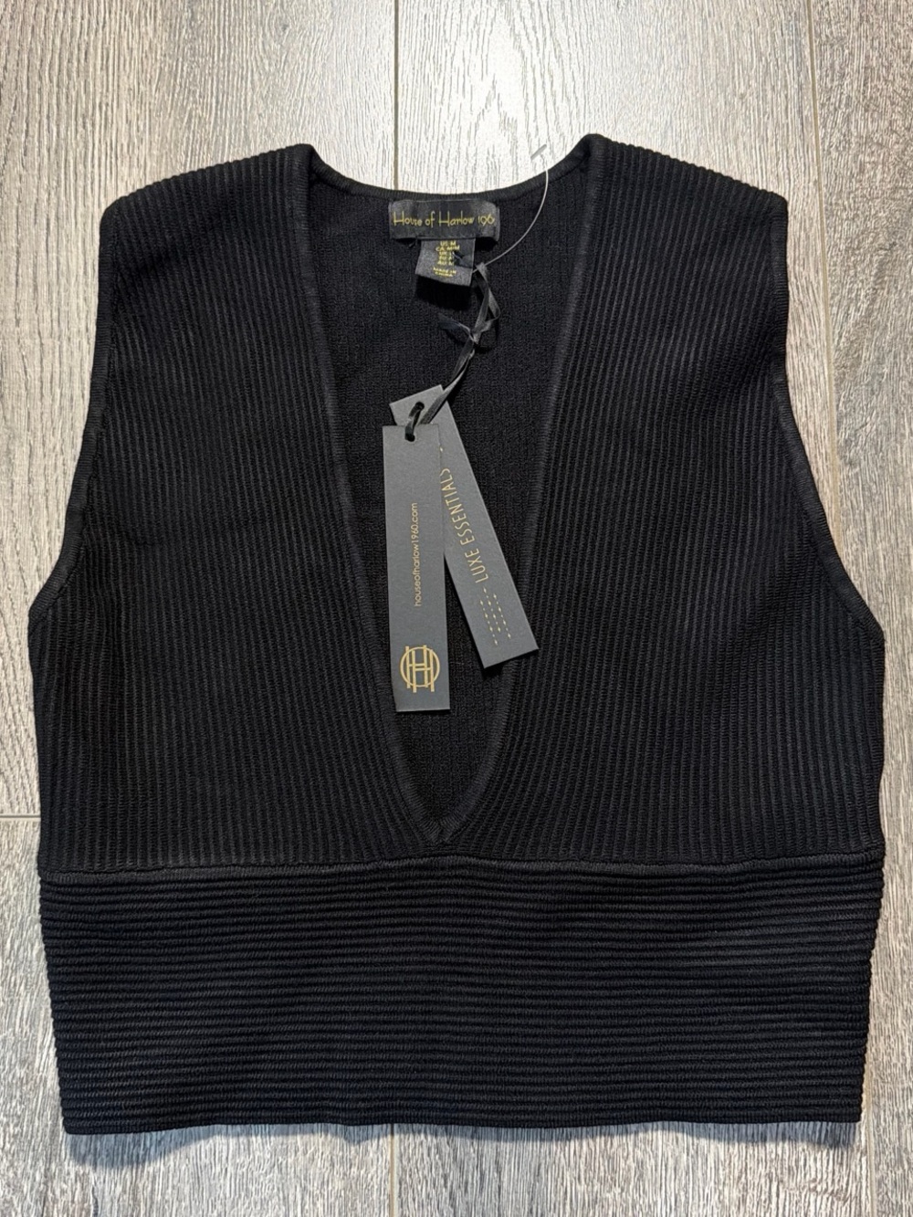 House of Harlow 1960 Black Ribbed Cropped V-Neck Vest